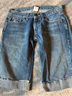 TILT Size 09R Blue Cut-Off Denim Shorts